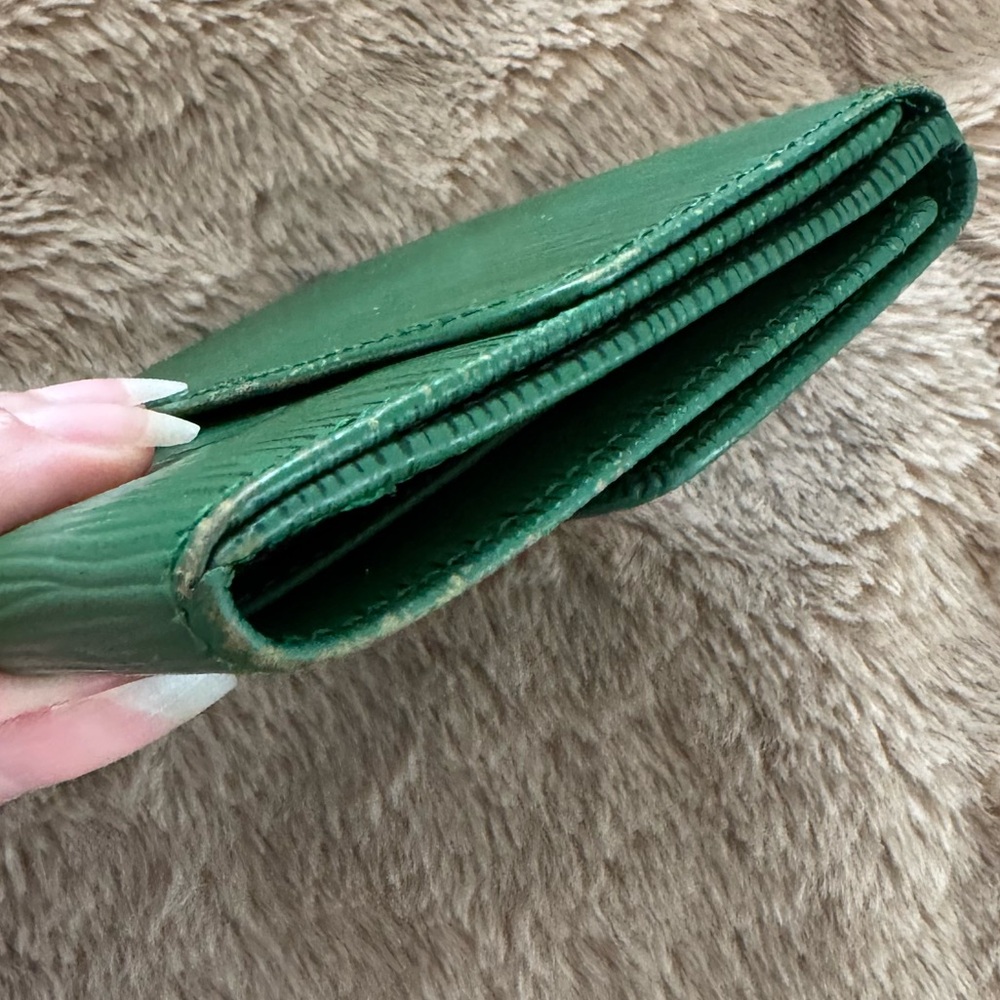 LOUIS VUITTON Green Elise Epi Leather Compact Wallet - Picture 7 of 13